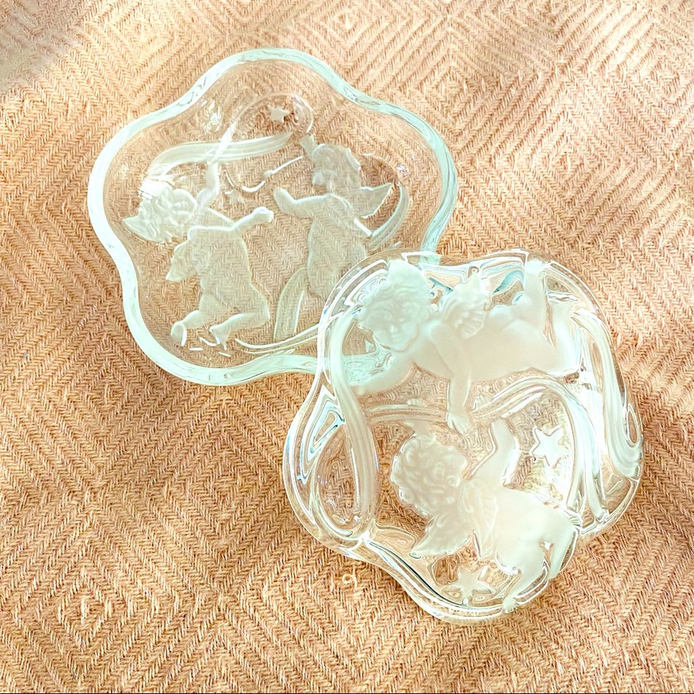 Mikasa cherub/angel glass dish w/cover